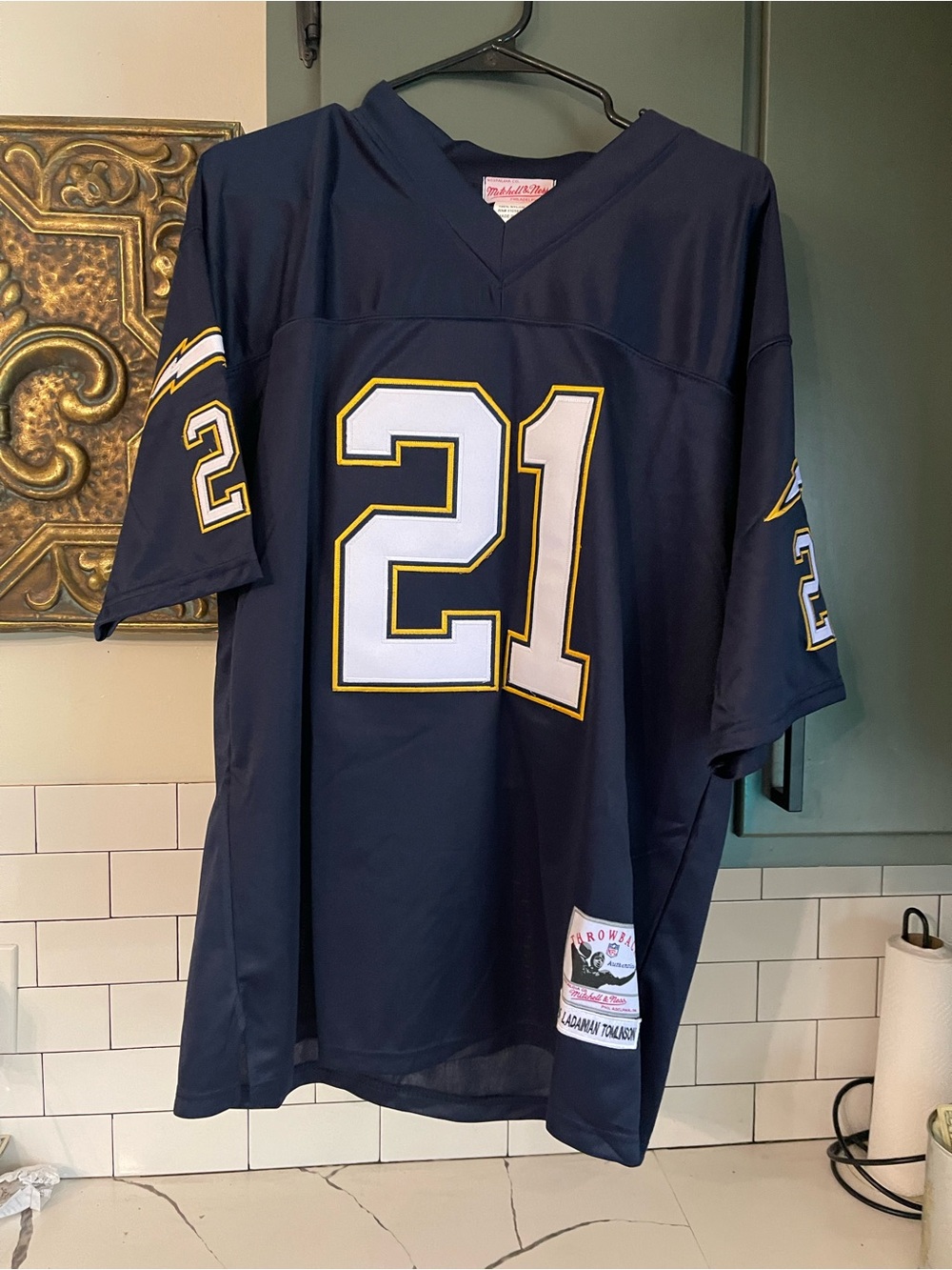 Men’s Vintage Ladanian Tomlinson Charger NFL Jersey Size M.